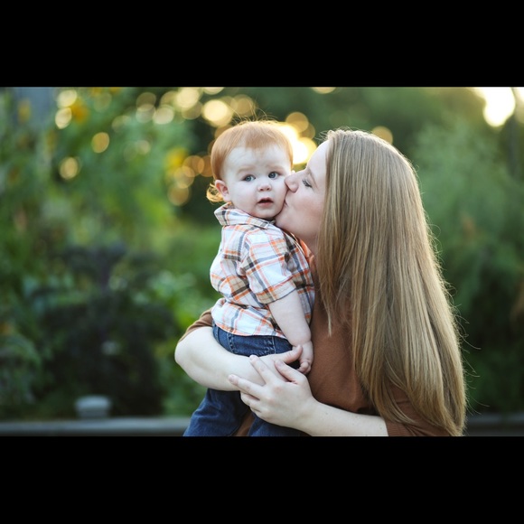 Meet your Posher, Lauren - Picture 2 of 4